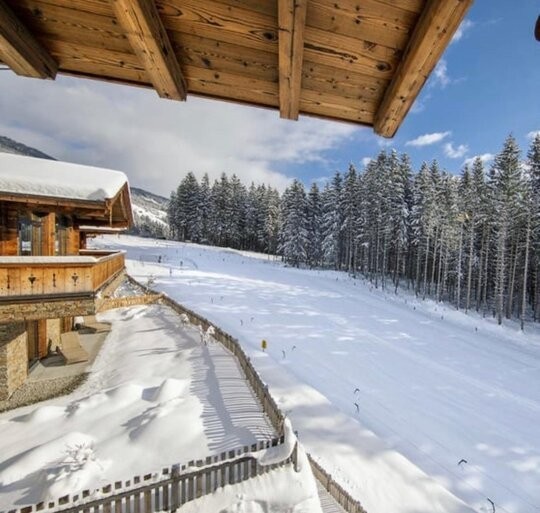 Luxusní ski-in ski-out chalet na predaj, Neukirchen