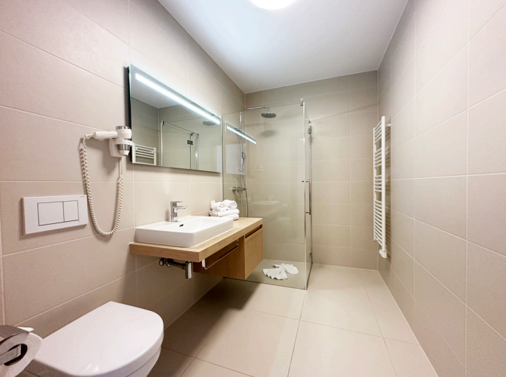 Apartmány s výhľadom v rezidencii s bazénom a wellness centrom, Schladming
